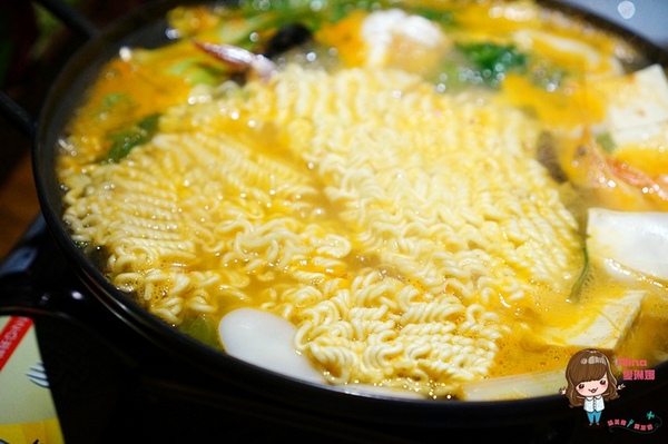 娘子韓食(市民店)：【食記】台北東區 娘子韓食 市民店 八色豬五花韓式烤肉 辣味海鮮鍋 生菜包肉最對味