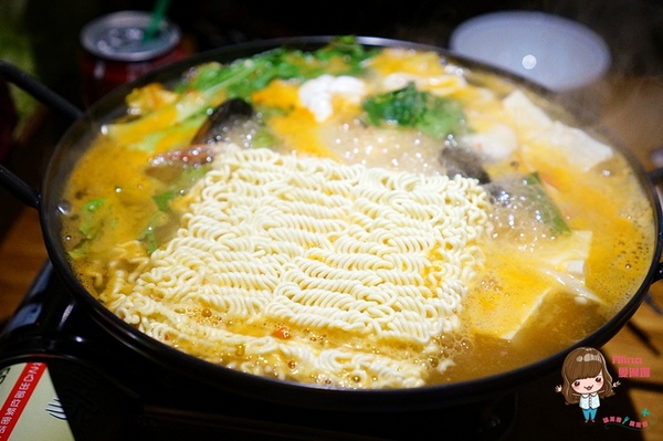 娘子韓食(市民店)：【食記】台北東區 娘子韓食 市民店 八色豬五花韓式烤肉 辣味海鮮鍋 生菜包肉最對味