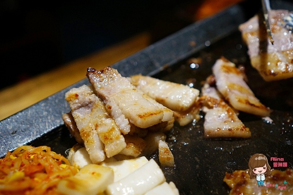 娘子韓食(市民店)：【食記】台北東區 娘子韓食 市民店 八色豬五花韓式烤肉 辣味海鮮鍋 生菜包肉最對味