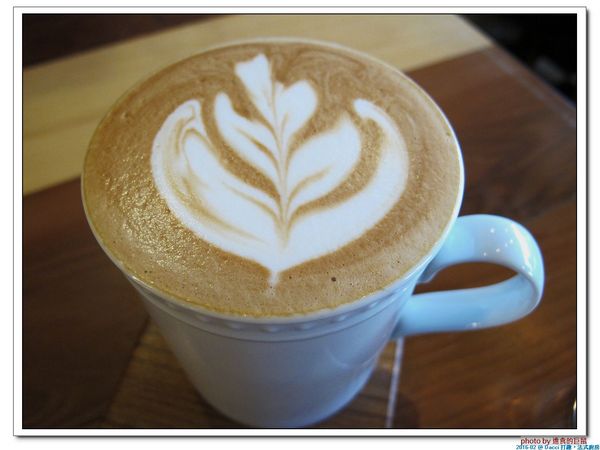 Dacci 打趣法式廚房:(台南。東區美食)Dacci 打趣,法式廚房 / 在“打趣”,你吃得到法國道地鄉村菜+國際咖啡調配師為您調製的飲品~無論是正餐時段或午茶時刻,來坐來好食^^