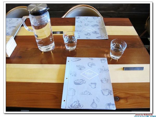 Dacci 打趣法式廚房:(台南。東區美食)Dacci 打趣,法式廚房 / 在“打趣”,你吃得到法國道地鄉村菜+國際咖啡調配師為您調製的飲品~無論是正餐時段或午茶時刻,來坐來好食^^