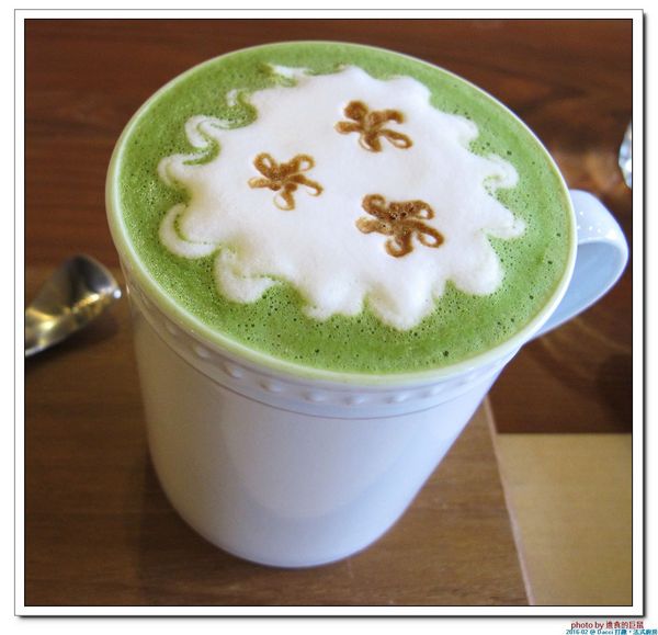 Dacci 打趣法式廚房:(台南。東區美食)Dacci 打趣,法式廚房 / 在“打趣”,你吃得到法國道地鄉村菜+國際咖啡調配師為您調製的飲品~無論是正餐時段或午茶時刻,來坐來好食^^