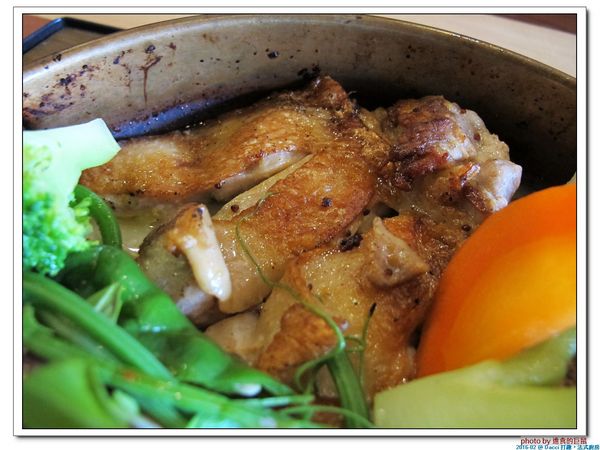 Dacci 打趣法式廚房:(台南。東區美食)Dacci 打趣,法式廚房 / 在“打趣”,你吃得到法國道地鄉村菜+國際咖啡調配師為您調製的飲品~無論是正餐時段或午茶時刻,來坐來好食^^