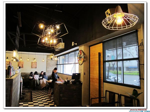 Dacci 打趣法式廚房:(台南。東區美食)Dacci 打趣,法式廚房 / 在“打趣”,你吃得到法國道地鄉村菜+國際咖啡調配師為您調製的飲品~無論是正餐時段或午茶時刻,來坐來好食^^