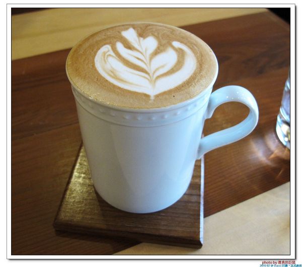 Dacci 打趣法式廚房:(台南。東區美食)Dacci 打趣,法式廚房 / 在“打趣”,你吃得到法國道地鄉村菜+國際咖啡調配師為您調製的飲品~無論是正餐時段或午茶時刻,來坐來好食^^