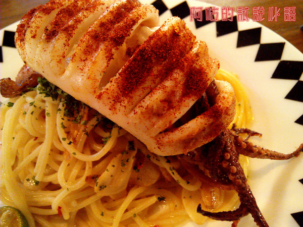 Dacci 打趣法式廚房:【臺南Ω東區】Dacci 打趣,法式廚房。餐點好吃氣氛佳,大推嫩煎鴨胸佐覆巧克力盆子醬