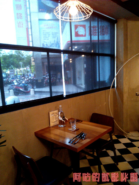 Dacci 打趣法式廚房:【臺南Ω東區】Dacci 打趣,法式廚房。餐點好吃氣氛佳,大推嫩煎鴨胸佐覆巧克力盆子醬