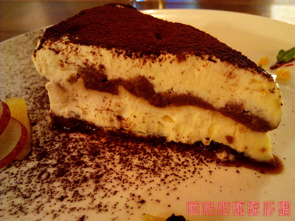 Dacci 打趣法式廚房:【臺南Ω東區】Dacci 打趣,法式廚房。餐點好吃氣氛佳,大推嫩煎鴨胸佐覆巧克力盆子醬