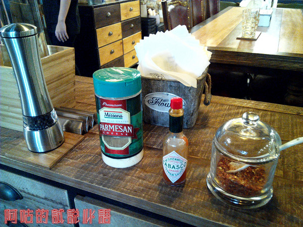 Dacci 打趣法式廚房:【臺南Ω東區】Dacci 打趣,法式廚房。餐點好吃氣氛佳,大推嫩煎鴨胸佐覆巧克力盆子醬