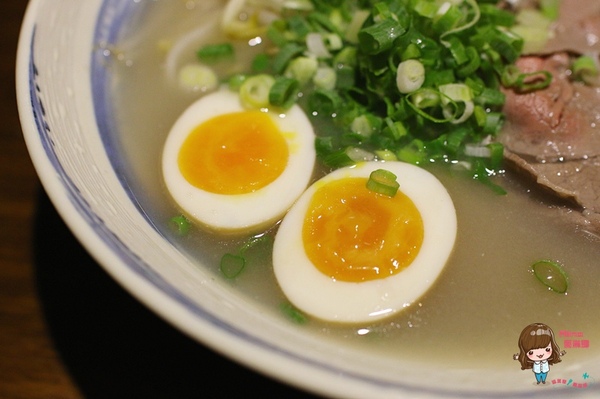 勝面(南京店)：【食記】台北南京東路 勝面 麻辣牛肉拉麵 精燉牛肉拉麵 鮮嫩牛肉片帶著花椒獨特香氣 香麻夠味