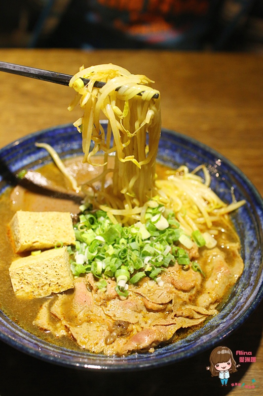 勝面(南京店)：【食記】台北南京東路 勝面 麻辣牛肉拉麵 精燉牛肉拉麵 鮮嫩牛肉片帶著花椒獨特香氣 香麻夠味