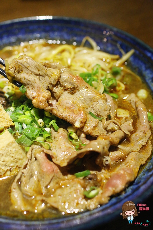 勝面(南京店)：【食記】台北南京東路 勝面 麻辣牛肉拉麵 精燉牛肉拉麵 鮮嫩牛肉片帶著花椒獨特香氣 香麻夠味