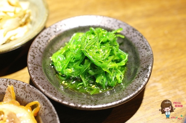 勝面(南京店)：【食記】台北南京東路 勝面 麻辣牛肉拉麵 精燉牛肉拉麵 鮮嫩牛肉片帶著花椒獨特香氣 香麻夠味