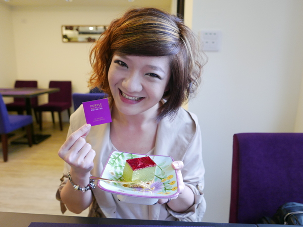 PURPLE Matcha Salon：1041021[官本金文愛台灣]二訪台中市西區THE ONE草悟道誠品綠園道商圈PURPLE Matcha Salon美味的抹茶貴妃凍飲抹茶控繼續尖叫吧平價消費高檔享受CP值超高