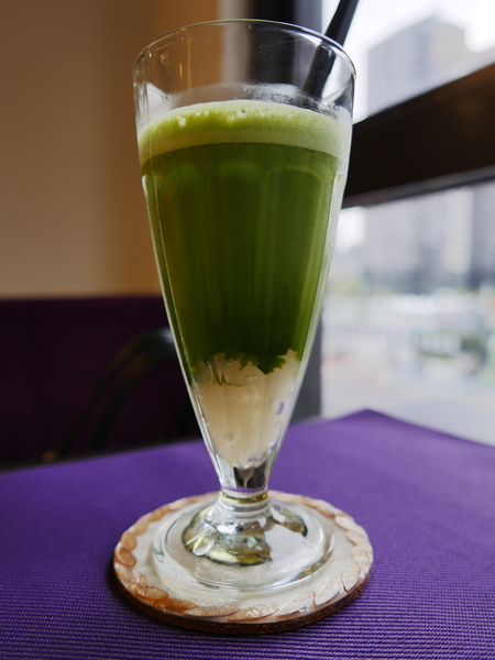 PURPLE Matcha Salon：1041021[官本金文愛台灣]二訪台中市西區THE ONE草悟道誠品綠園道商圈PURPLE Matcha Salon美味的抹茶貴妃凍飲抹茶控繼續尖叫吧平價消費高檔享受CP值超高