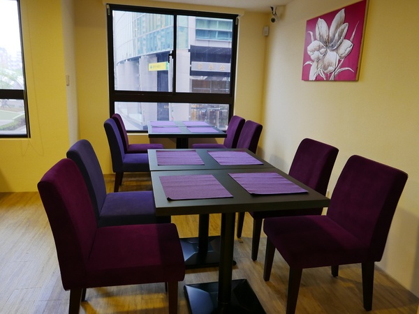 PURPLE Matcha Salon：1041021[官本金文愛台灣]二訪台中市西區THE ONE草悟道誠品綠園道商圈PURPLE Matcha Salon美味的抹茶貴妃凍飲抹茶控繼續尖叫吧平價消費高檔享受CP值超高