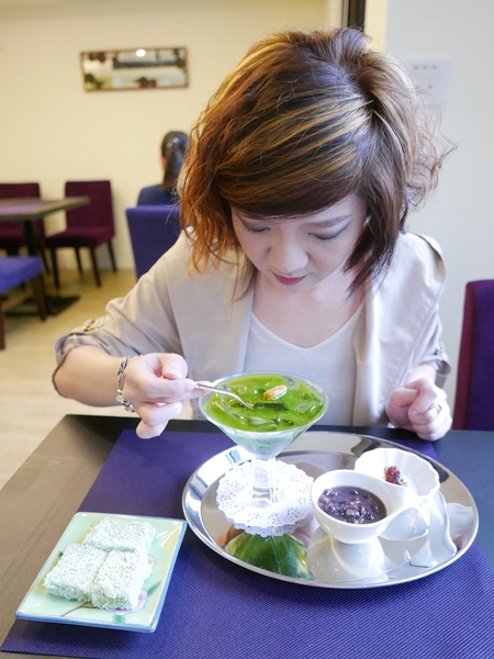 PURPLE Matcha Salon：1041021[官本金文愛台灣]二訪台中市西區THE ONE草悟道誠品綠園道商圈PURPLE Matcha Salon美味的抹茶貴妃凍飲抹茶控繼續尖叫吧平價消費高檔享受CP值超高