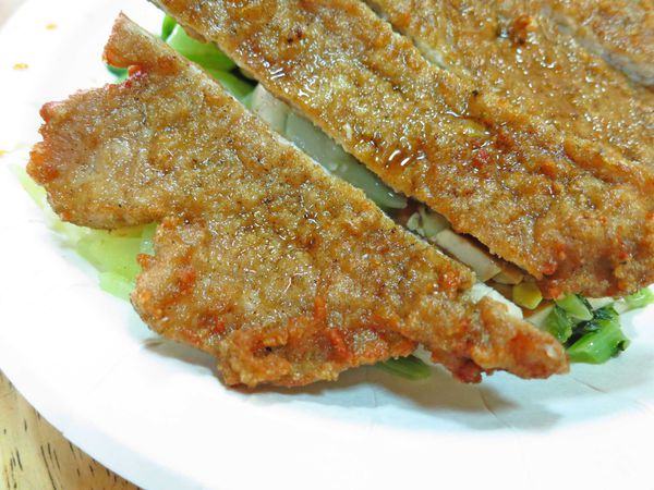 【中和美食】東大排骨-1盒便當2人份量,超大份量老店