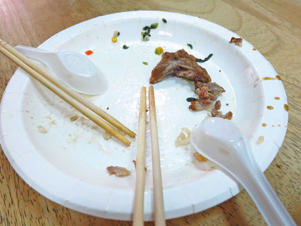 【中和美食】東大排骨-1盒便當2人份量,超大份量老店