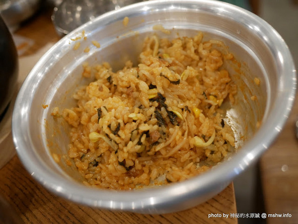 姜虎東678白丁烤肉：【食記】台中姜虎東678白丁韓國傳統烤肉台中店@北屯漢口幫美食廣場 : 世界第一BBQ？嗯,這裡的食材跟醬料都比在韓國首爾要好吃的多了…也比林佳龍有誠意喔!