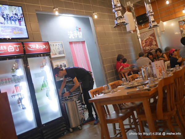 姜虎東678白丁烤肉：【食記】台中姜虎東678白丁韓國傳統烤肉台中店@北屯漢口幫美食廣場 : 世界第一BBQ？嗯,這裡的食材跟醬料都比在韓國首爾要好吃的多了…也比林佳龍有誠意喔!