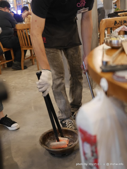 姜虎東678白丁烤肉：【食記】台中姜虎東678白丁韓國傳統烤肉台中店@北屯漢口幫美食廣場 : 世界第一BBQ？嗯,這裡的食材跟醬料都比在韓國首爾要好吃的多了…也比林佳龍有誠意喔!