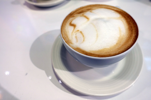 索瓦咖啡：(胖樺食記)台大公館商圈「五南文化廣場」內「索瓦咖啡Sowa Cafe」，號稱手作健康卻讓人失透頂