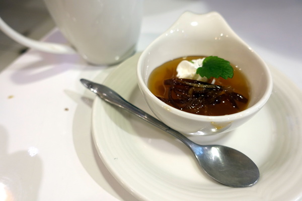 索瓦咖啡：(胖樺食記)台大公館商圈「五南文化廣場」內「索瓦咖啡Sowa Cafe」，號稱手作健康卻讓人失透頂