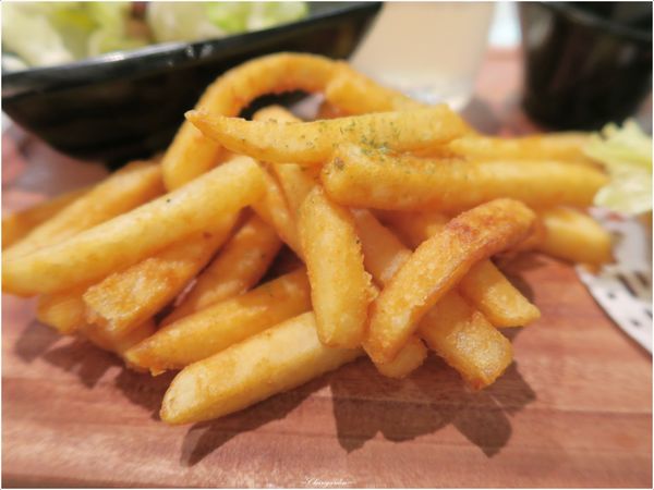 初曼咖啡 first&smile：台北 捷運西門站 初曼咖啡~最”初”的夢想，”曼”延開來 (文末讀者優惠)