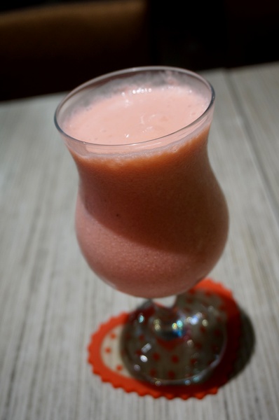 初曼咖啡 first&smile：[西門]初曼咖啡 first&smile：超澎湃的美味漢堡早午餐/華麗金色泡泡塔!