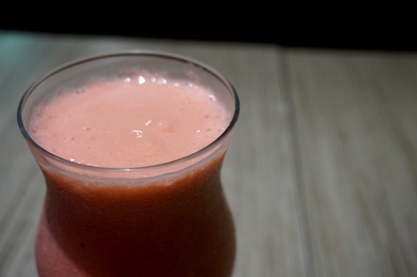 初曼咖啡 first&smile：[西門]初曼咖啡 first&smile：超澎湃的美味漢堡早午餐/華麗金色泡泡塔!