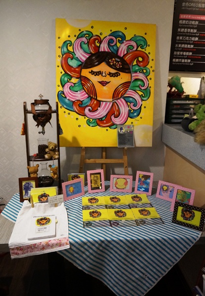 初曼咖啡 first&smile：[西門]初曼咖啡 first&smile：超澎湃的美味漢堡早午餐/華麗金色泡泡塔!