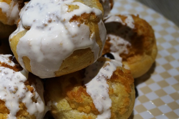 初曼咖啡 first&smile：[西門]初曼咖啡 first&smile：超澎湃的美味漢堡早午餐/華麗金色泡泡塔!