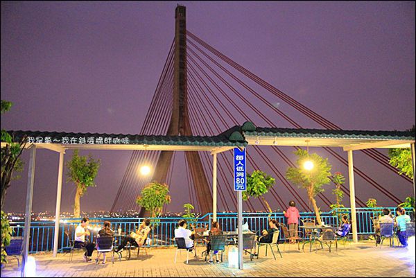 斜張橋畔咖啡16.jpg