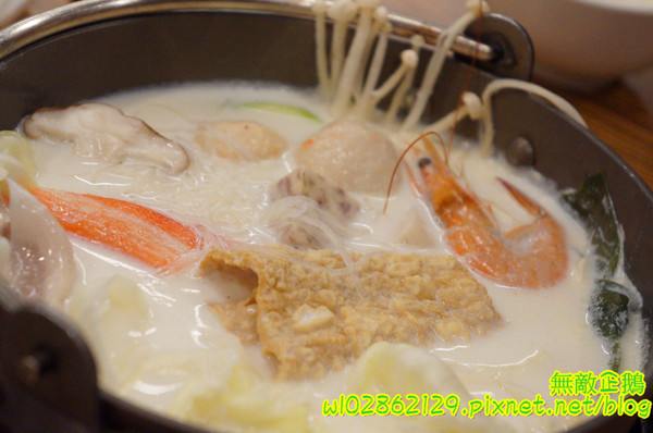 酒鬍子鍋物:【台南-永康區】平價x鍋物...進擊的不倒翁~ 免服務費/wifi《酒鬍子鍋物》