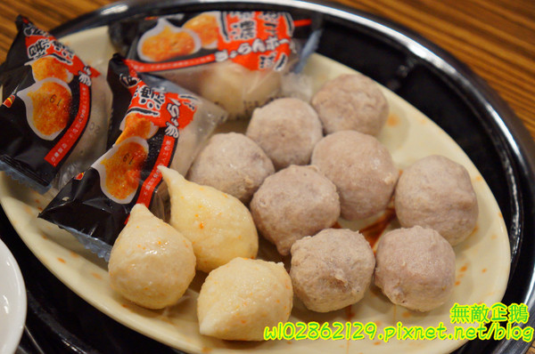 酒鬍子鍋物:【台南-永康區】平價x鍋物...進擊的不倒翁~ 免服務費/wifi《酒鬍子鍋物》