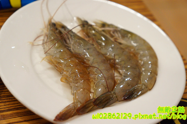 酒鬍子鍋物:【台南-永康區】平價x鍋物...進擊的不倒翁~ 免服務費/wifi《酒鬍子鍋物》