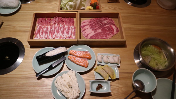 冷藏肉專門 鍋無敵 NabeMuteki:【台北美食】冷藏肉專門店鍋無敵 NabeMuteki @忠孝復興站