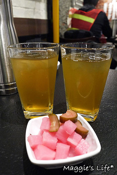 UNCLES TAIWAN:台北東區美食。捷運國父紀念館【魷魚大叔UNCLES TAIWAN火熖炒年糕專賣店】地表最強會牽絲的魷魚◆韓式居食屋。韓式料理。韓國美食