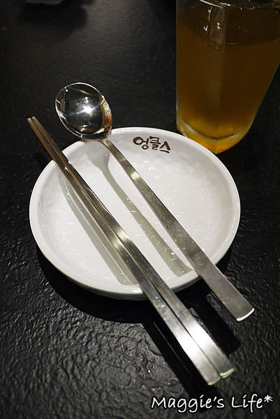 UNCLES TAIWAN:台北東區美食。捷運國父紀念館【魷魚大叔UNCLES TAIWAN火熖炒年糕專賣店】地表最強會牽絲的魷魚◆韓式居食屋。韓式料理。韓國美食