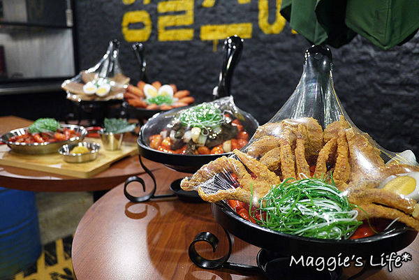 UNCLES TAIWAN:台北東區美食。捷運國父紀念館【魷魚大叔UNCLES TAIWAN火熖炒年糕專賣店】地表最強會牽絲的魷魚◆韓式居食屋。韓式料理。韓國美食