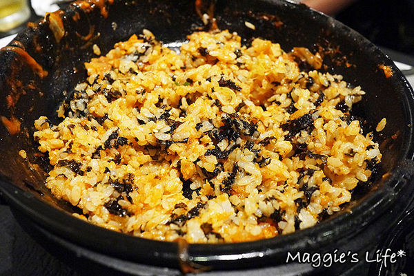 UNCLES TAIWAN:台北東區美食。捷運國父紀念館【魷魚大叔UNCLES TAIWAN火熖炒年糕專賣店】地表最強會牽絲的魷魚◆韓式居食屋。韓式料理。韓國美食