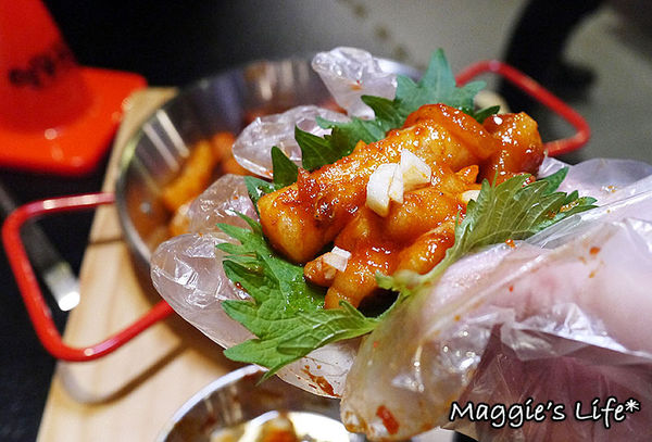 UNCLES TAIWAN:台北東區美食。捷運國父紀念館【魷魚大叔UNCLES TAIWAN火熖炒年糕專賣店】地表最強會牽絲的魷魚◆韓式居食屋。韓式料理。韓國美食