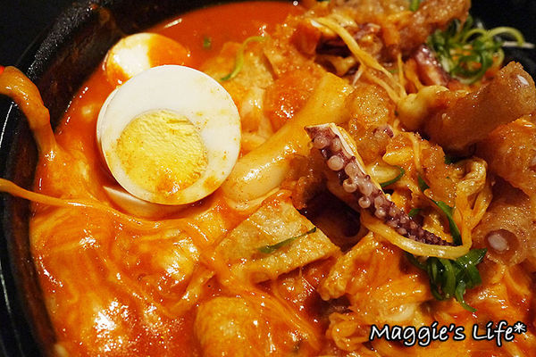 UNCLES TAIWAN:台北東區美食。捷運國父紀念館【魷魚大叔UNCLES TAIWAN火熖炒年糕專賣店】地表最強會牽絲的魷魚◆韓式居食屋。韓式料理。韓國美食