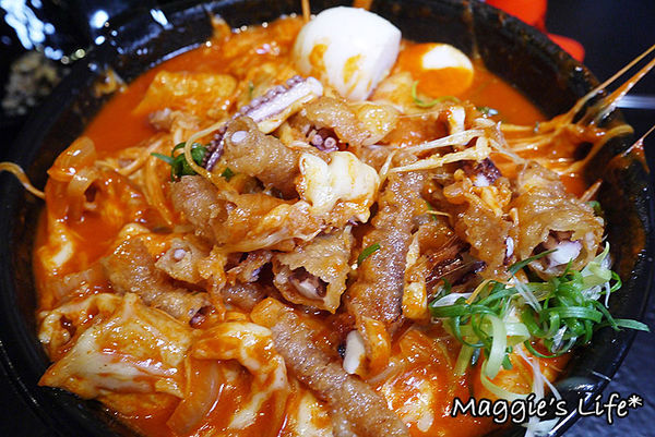 UNCLES TAIWAN:台北東區美食。捷運國父紀念館【魷魚大叔UNCLES TAIWAN火熖炒年糕專賣店】地表最強會牽絲的魷魚◆韓式居食屋。韓式料理。韓國美食