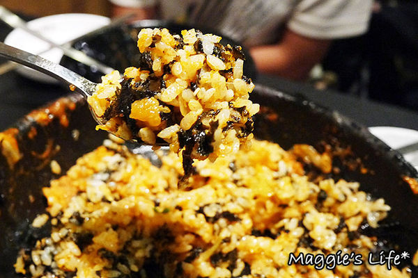 UNCLES TAIWAN:台北東區美食。捷運國父紀念館【魷魚大叔UNCLES TAIWAN火熖炒年糕專賣店】地表最強會牽絲的魷魚◆韓式居食屋。韓式料理。韓國美食