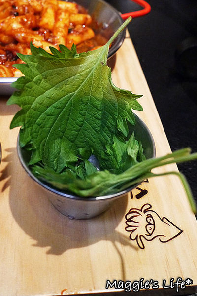 UNCLES TAIWAN:台北東區美食。捷運國父紀念館【魷魚大叔UNCLES TAIWAN火熖炒年糕專賣店】地表最強會牽絲的魷魚◆韓式居食屋。韓式料理。韓國美食