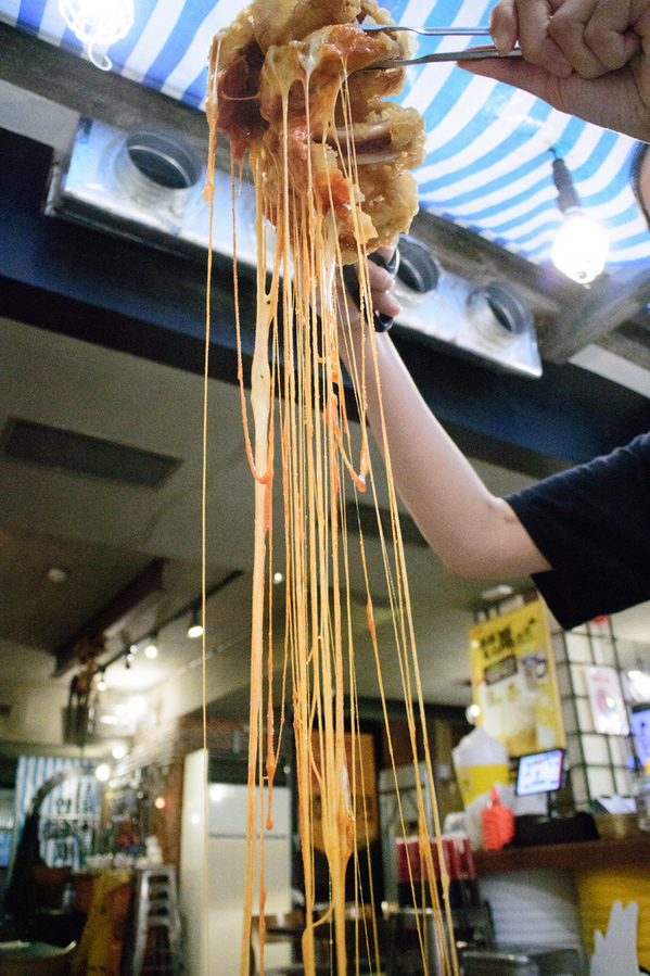 UNCLES 魷魚大叔：【台北東區|魷魚大叔】起士炸物控必吃 花都開好了絕讚好吃炸魷魚起司年糕鍋