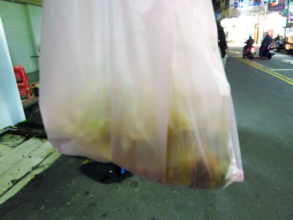 【新莊美食】建中街臭豆腐-宵夜美食，在地推薦