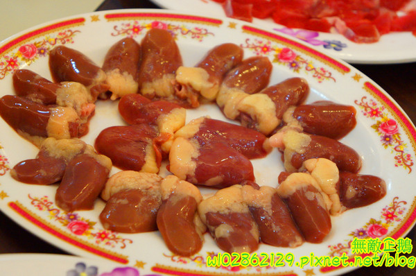 食紳枸尾雞：【台南-北區】養生x雞火鍋...豬油麵線/埔里香菇/鴕鳥肉/無基改豆腐《食紳枸尾雞》